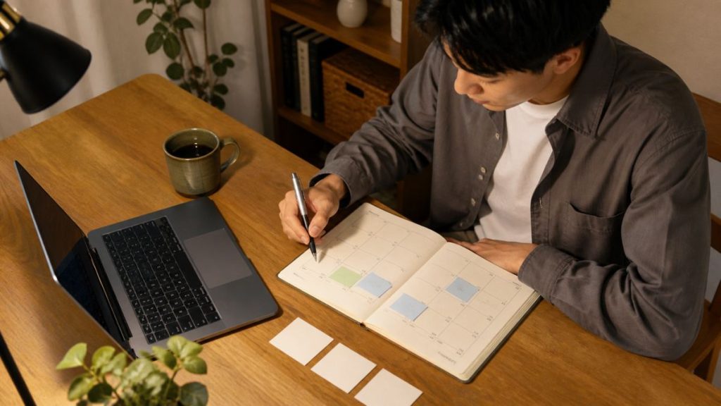 平日30分の転職活動を週間カレンダーへ割り当てる若手会社員